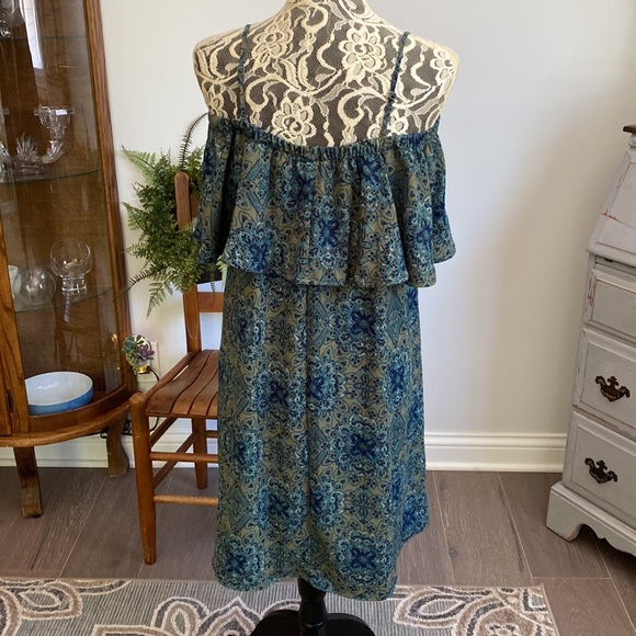 Massini Stacy London Off-Shoulder Floral Dress - Picture 4 of 10